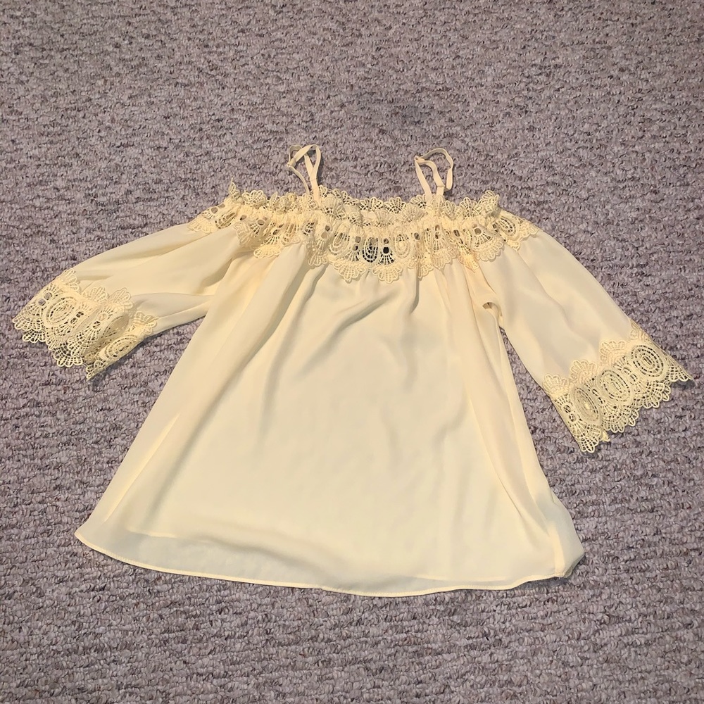 Yellow shirt with adjustable straps